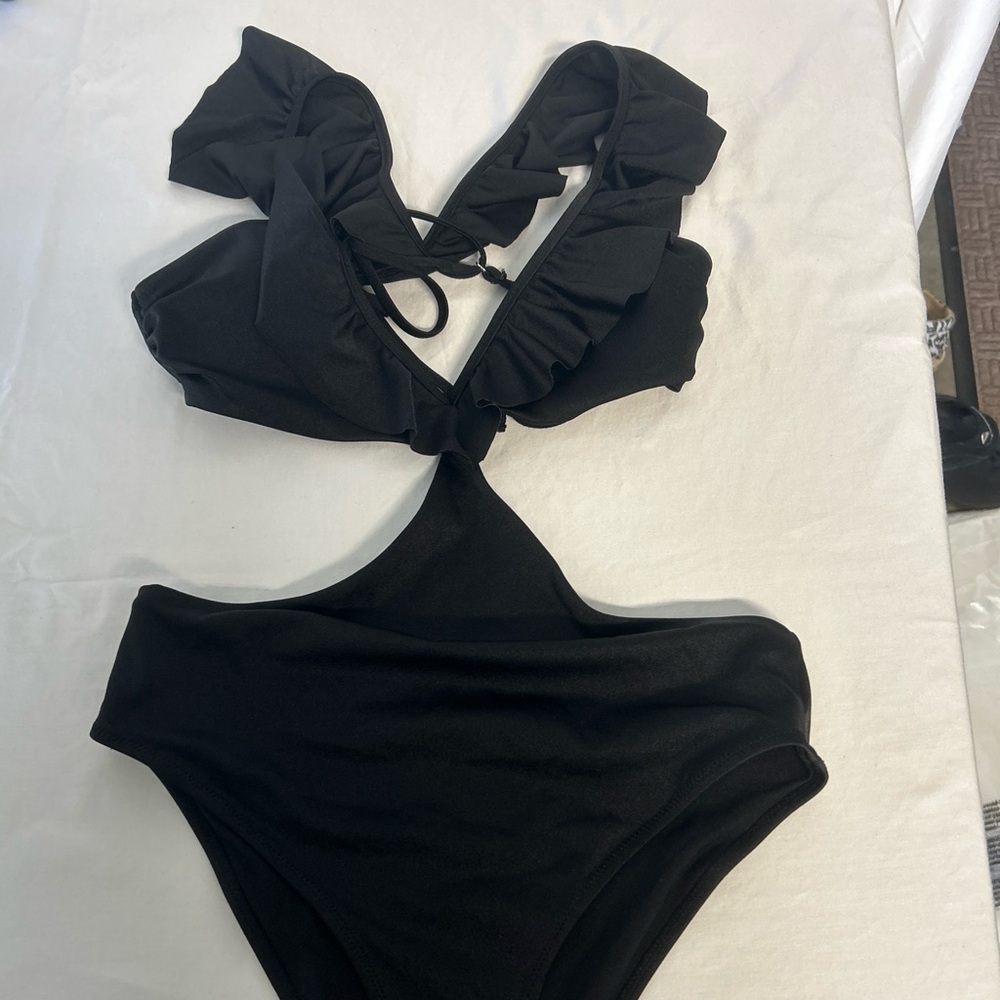 Sexy Women’s Monokini Swimsuit Black Ruffle 1 Piece Photoshoot Size Medium EUC